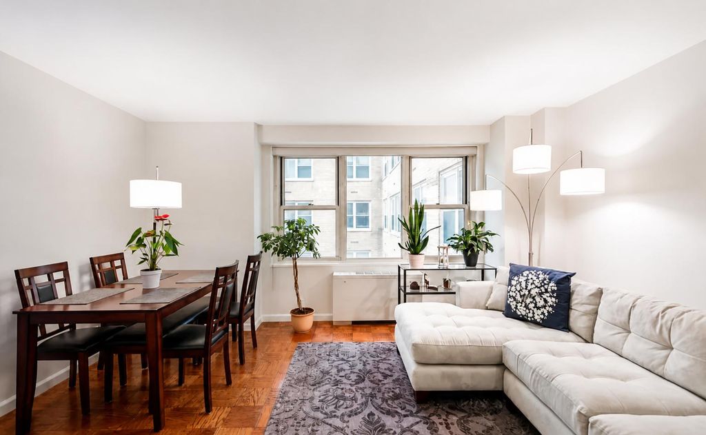 305 E 24th St Apt 8H, New York City, NY 10010
