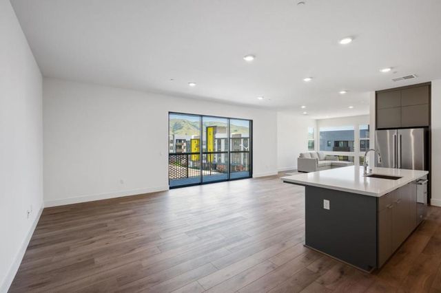 44862 S Grimmer Boulevard 405, Fremont, CA 94538