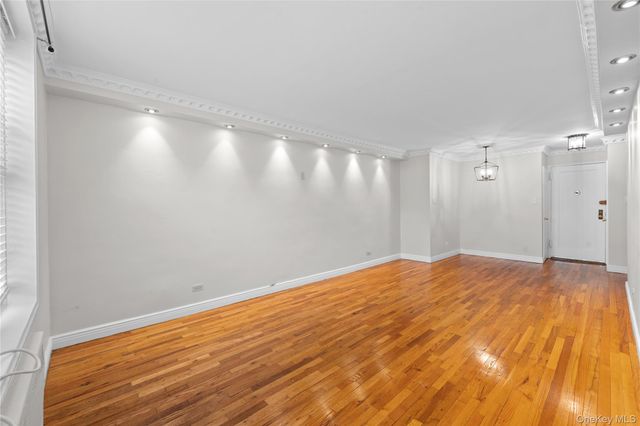 67-30 Clyde Street 5B, Forest Hills, NY 11375