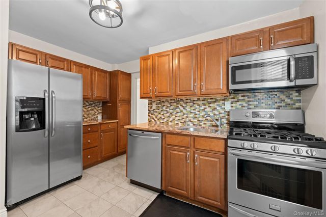 67-30 Clyde Street 5B, Forest Hills, NY 11375