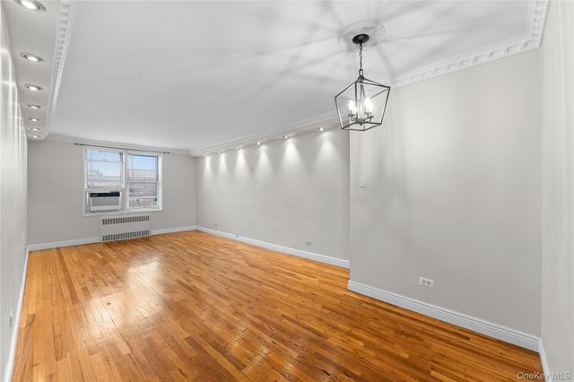 67-30 Clyde Street 5B, Forest Hills, NY 11375