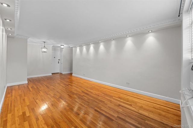 67-30 Clyde Street 5B, Forest Hills, NY 11375