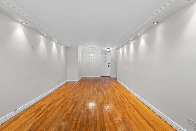 67-30 Clyde Street 5B, Forest Hills, NY 11375