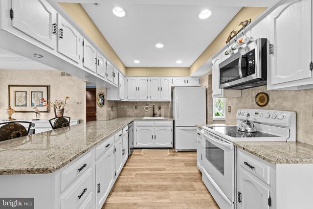 1032 RED OAK DR, Cherry Hill, NJ 08003