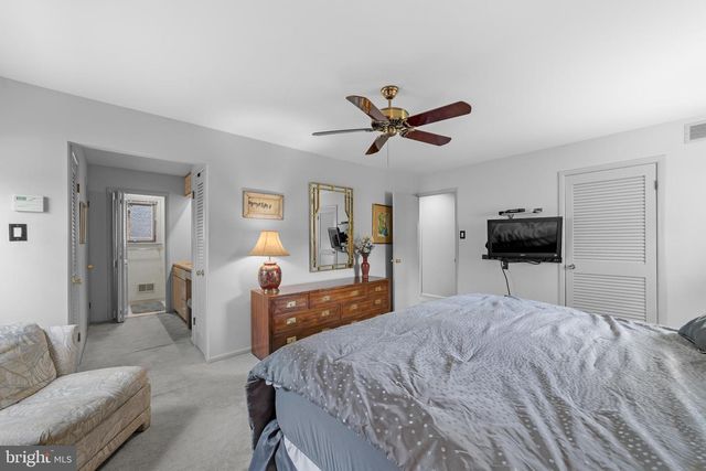 1032 RED OAK DR, Cherry Hill, NJ 08003