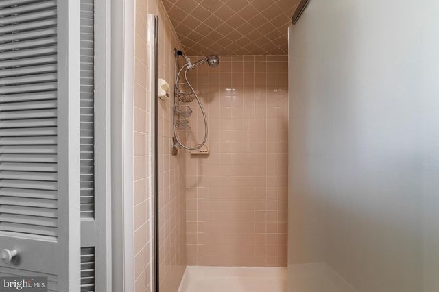 1032 RED OAK DR, Cherry Hill, NJ 08003