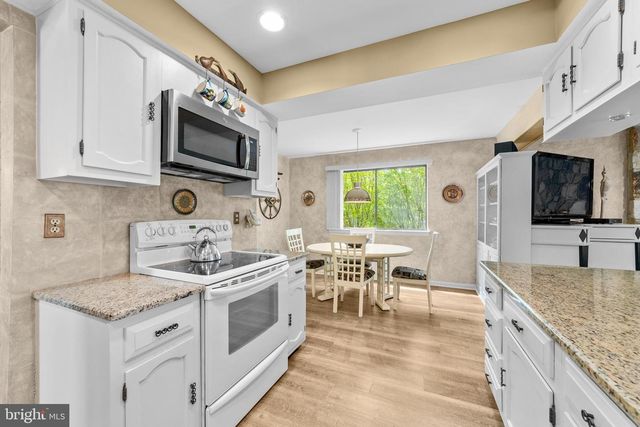 1032 RED OAK DR, Cherry Hill, NJ 08003