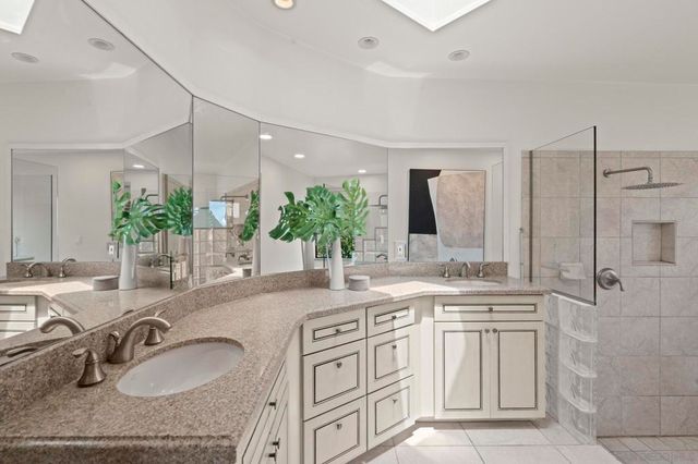 5567 Calumet Ave, La Jolla, CA 92037