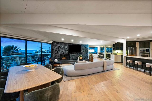 5567 Calumet Ave, La Jolla, CA 92037
