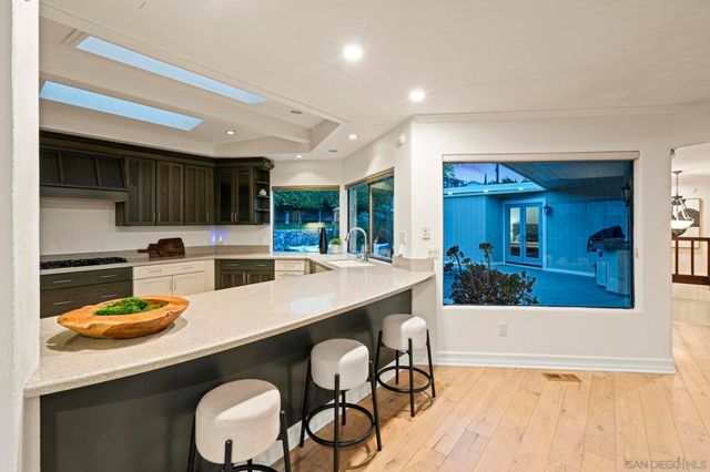 5567 Calumet Ave, La Jolla, CA 92037