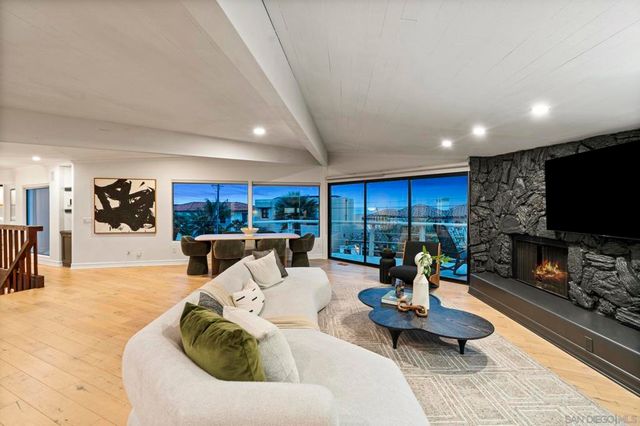 5567 Calumet Ave, La Jolla, CA 92037