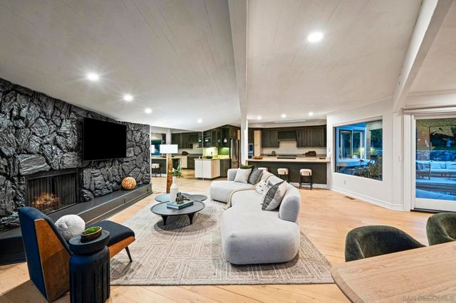 5567 Calumet Ave, La Jolla, CA 92037