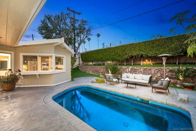 5567 Calumet Ave, La Jolla, CA 92037