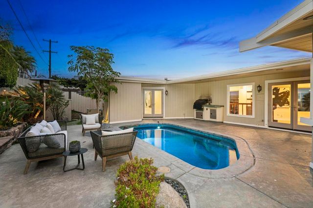5567 Calumet Ave, La Jolla, CA 92037