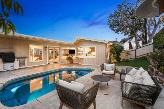 5567 Calumet Ave, La Jolla, CA 92037