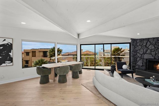 5567 Calumet Ave, La Jolla, CA 92037