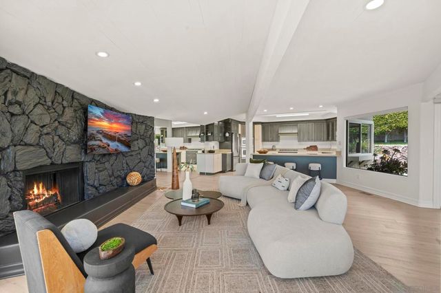 5567 Calumet Ave, La Jolla, CA 92037