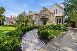 2656 Tremont Road, Upper Arlington, OH 43221