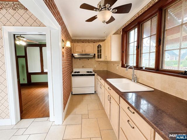 72 Rosedale Avenue, Elmwood Park, NJ 07407