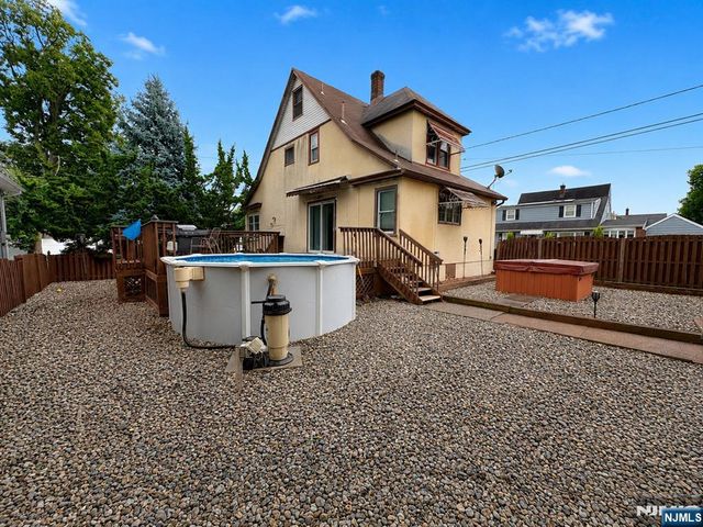 72 Rosedale Avenue, Elmwood Park, NJ 07407