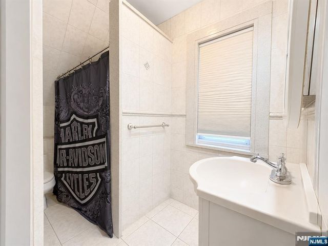72 Rosedale Avenue, Elmwood Park, NJ 07407
