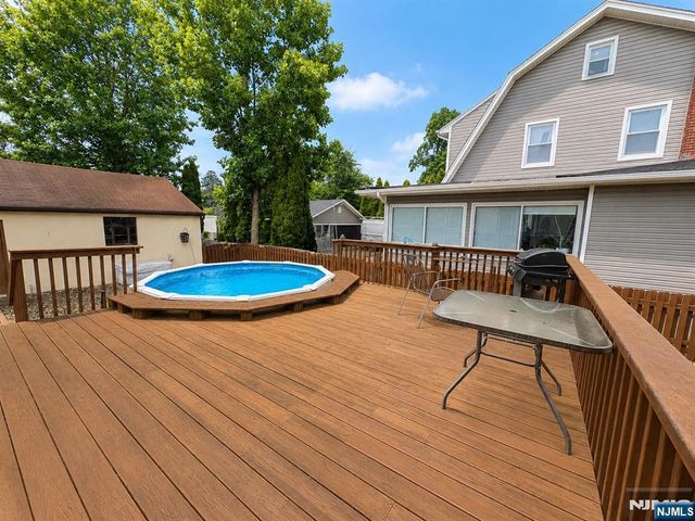 72 Rosedale Avenue, Elmwood Park, NJ 07407