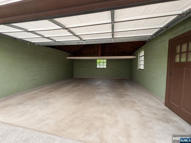 72 Rosedale Avenue, Elmwood Park, NJ 07407
