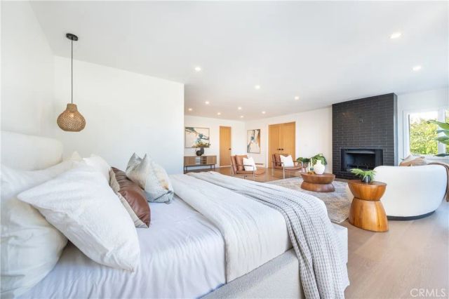 17153 Adlon Road, Encino, CA 91436