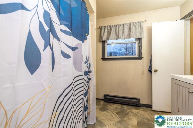2152 Amlisa Road, Moore Twp, PA 18064