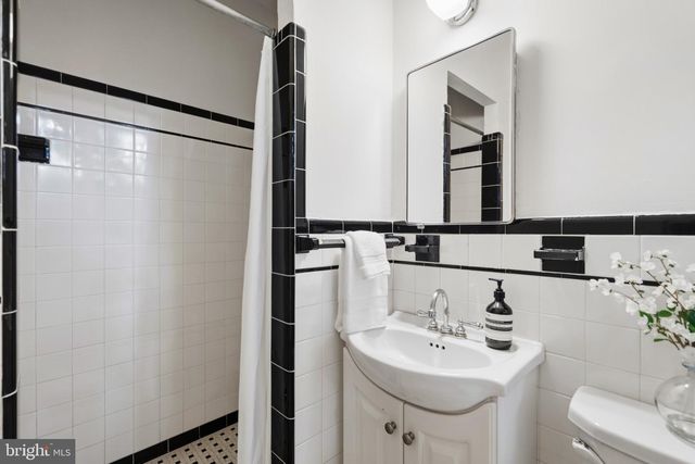 3306 CATHEDRAL AVE NW, Washington, DC 20008