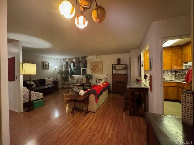 52-40 39 Avenue 4U, Woodside, NY 11377