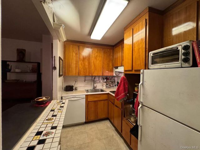 52-40 39 Avenue 4U, Woodside, NY 11377