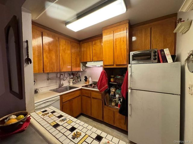 52-40 39 Avenue 4U, Woodside, NY 11377