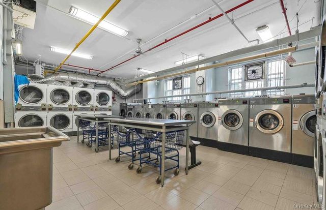 52-40 39 Avenue 4U, Woodside, NY 11377