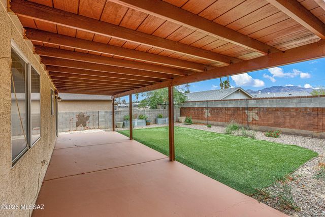 6078 N Raspberry Court, Tucson, AZ 85741