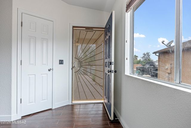 6078 N Raspberry Court, Tucson, AZ 85741