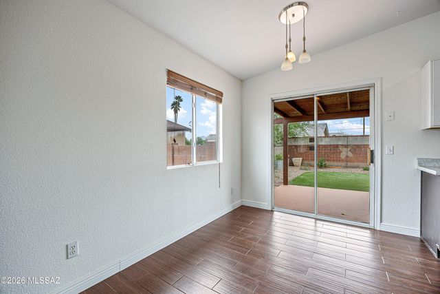6078 N Raspberry Court, Tucson, AZ 85741