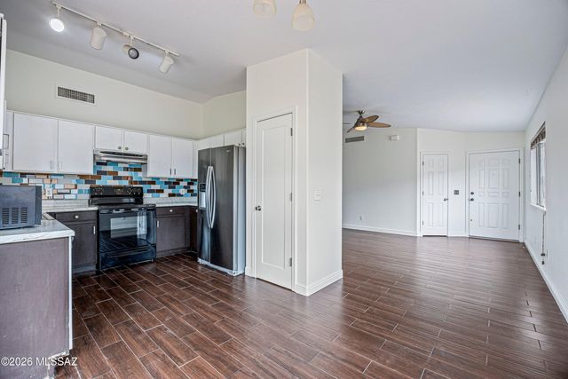 6078 N Raspberry Court, Tucson, AZ 85741