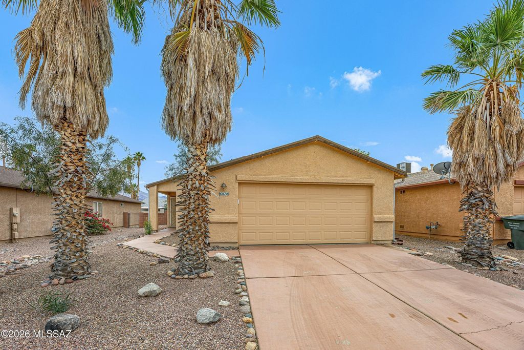 6078 N Raspberry Court, Tucson, AZ 85741