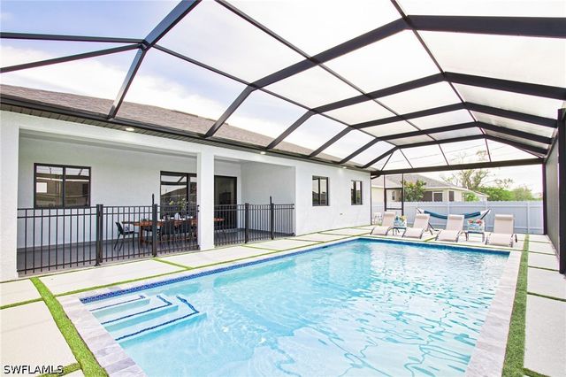 836 NE 6th PL, Cape Coral, FL 33909
