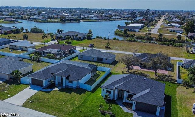 836 NE 6th PL, Cape Coral, FL 33909