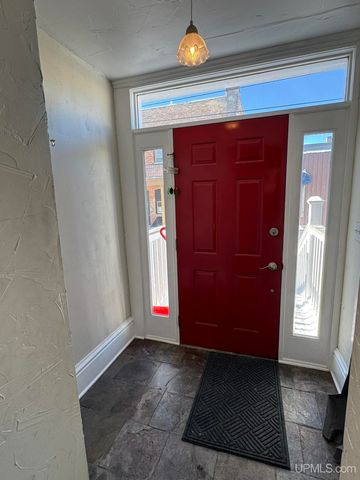 713 Iron Street, Norway, MI 49870