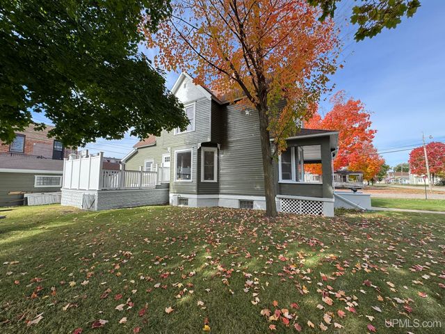 713 Iron Street, Norway, MI 49870