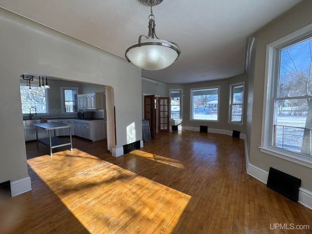 713 Iron Street, Norway, MI 49870