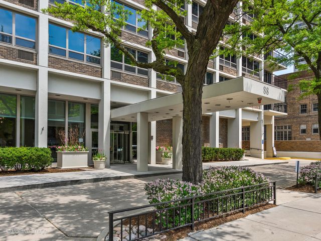 88 W Schiller Street 2908L, Chicago, IL 60610