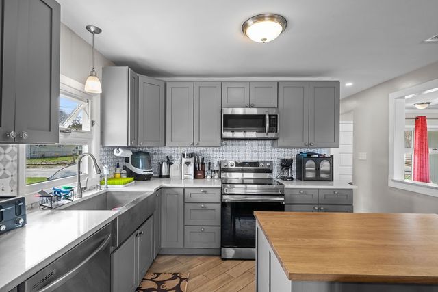 19 South Long Street, Johnston, RI 02919