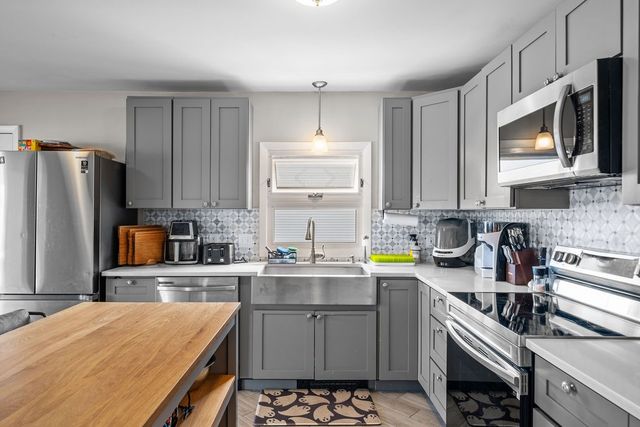 19 South Long Street, Johnston, RI 02919