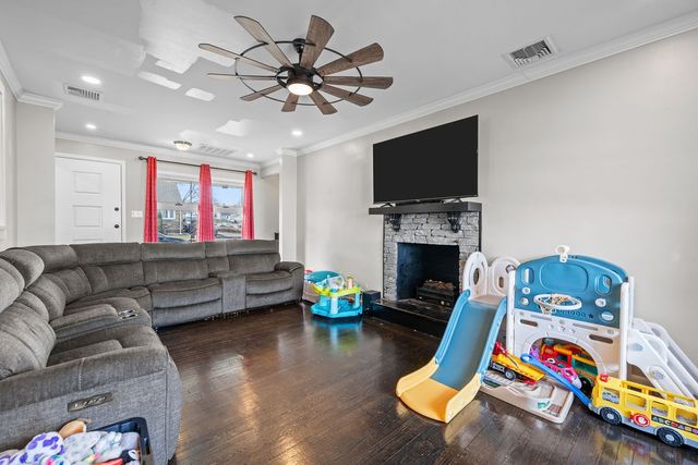 19 South Long Street, Johnston, RI 02919