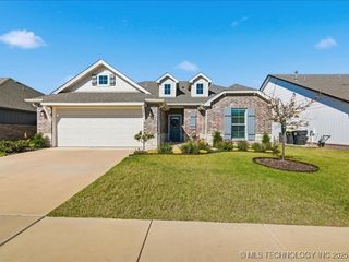 7211 E 131st Place S, Bixby, OK 74008