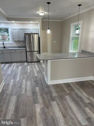 83 JACKSON ST, Paw Paw, WV 25434